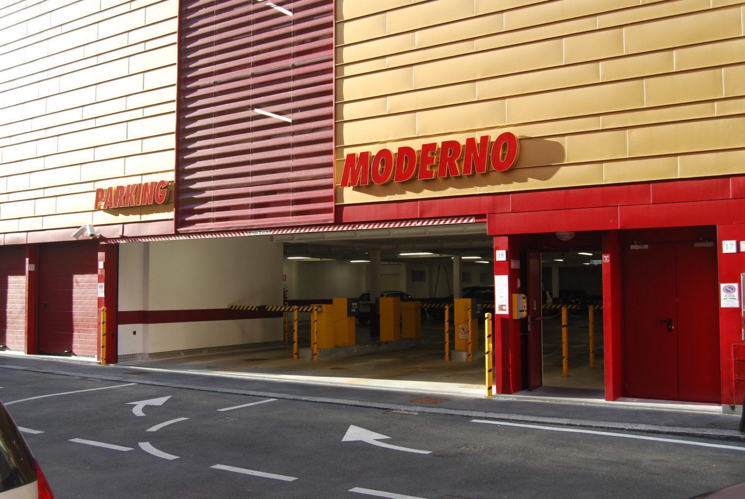 Appartamento Vicino Al Porto, Con Parcheggio 利沃诺 外观 照片